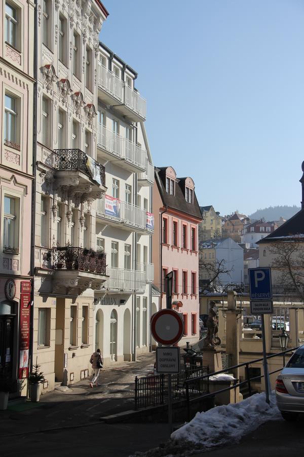 Karlovy Vary Zamecky Vrchアパートメント エクステリア 写真